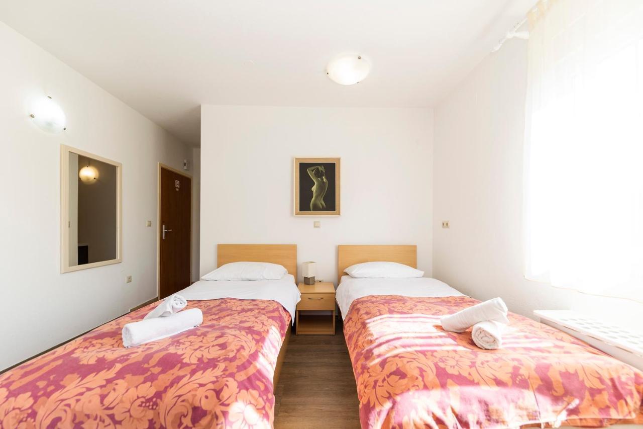 Guesthouse Villa Irena Zadar Exterior photo