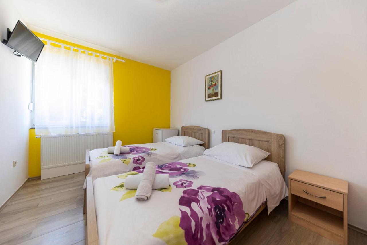Guesthouse Villa Irena Zadar Exterior photo