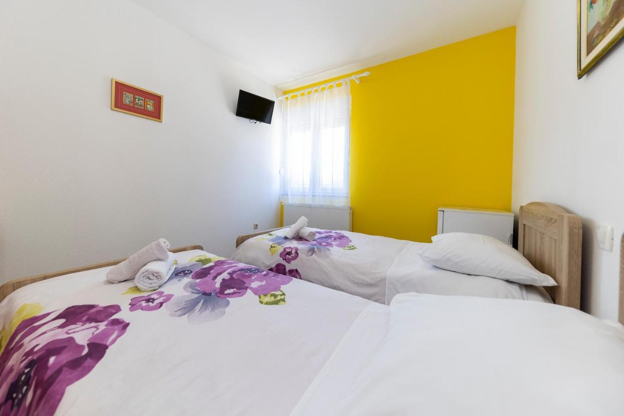 Guesthouse Villa Irena Zadar Exterior photo